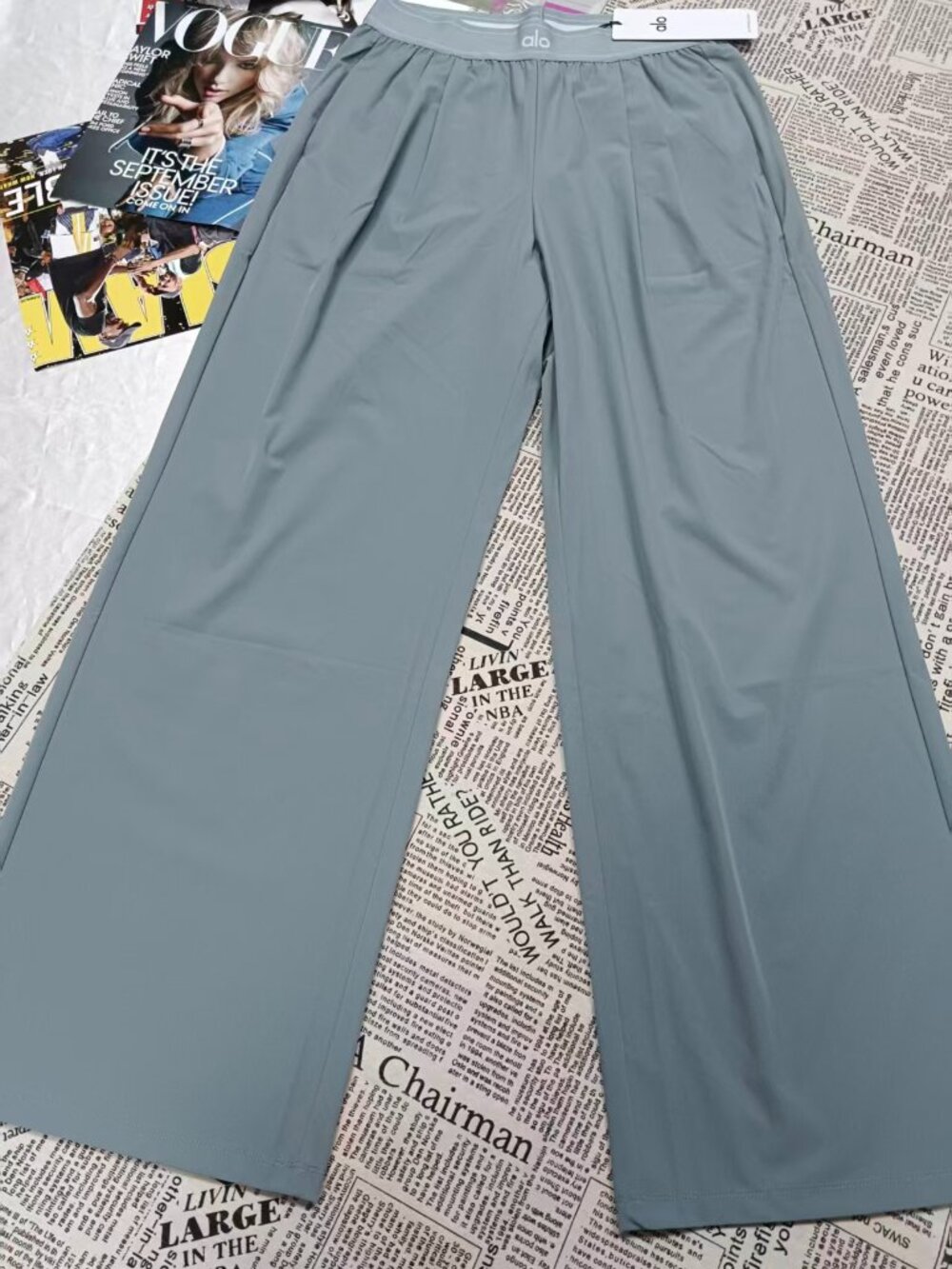 (Regular) Alo Yoga Suit Up Trouser Straight Casual Pants🍒 Everyday Luxury - Picture 2 of 8